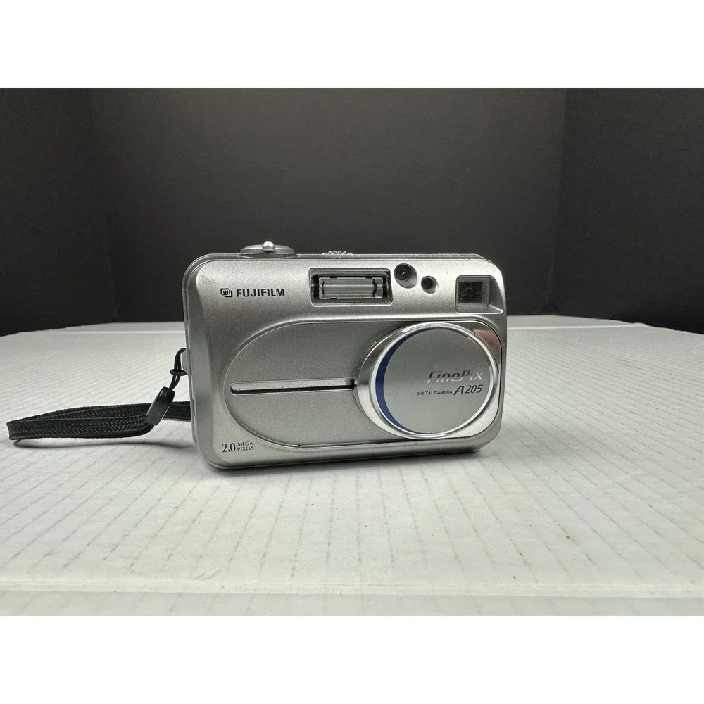 Fujifilm A205 Fine Pix 2.0 Mega Pixel Tested Working No SD Card No Battery